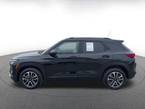 Used 2025 Chevrolet TrailBlazer LT image 9