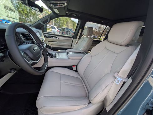 New 2026 Jeep Grand Wagoneer image 18