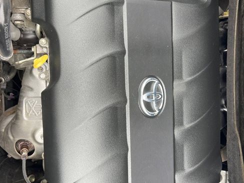 Used 2015 Toyota Sienna SE Premium image 52