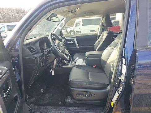 Used 2024 Toyota 4Runner SR5 Premium image 3