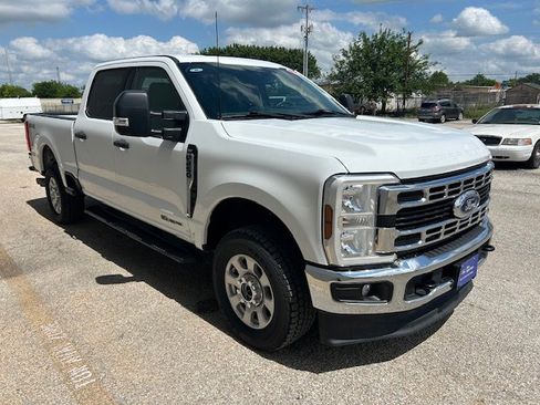 Used 2024 Ford F250 XLT AWD/4WD image 2