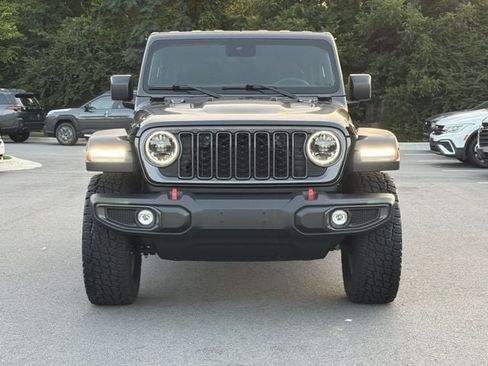 Used 2025 Jeep Wrangler Unlimited Rubicon AWD/4WD image 8