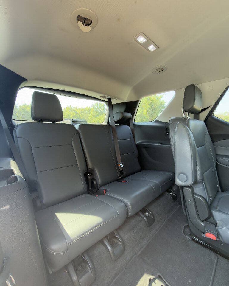Used 2018 Chevrolet Traverse LT FWD image 9