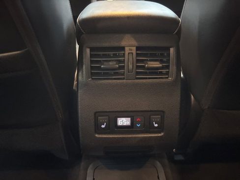 Used 2024 Mitsubishi Outlander SEL Black Edition image 19