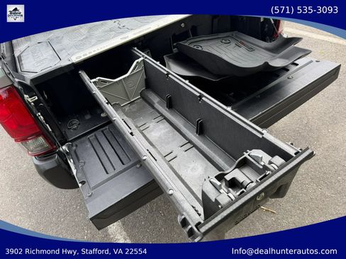 Used 2018 Toyota Tacoma SR AWD/4WD image 9