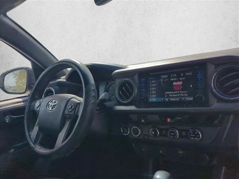 Used 2017 Toyota Tacoma TRD Sport w/ Tow Package (A/T) image 23