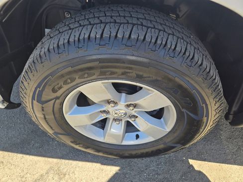 Used 2018 RAM 1500 Express image 28