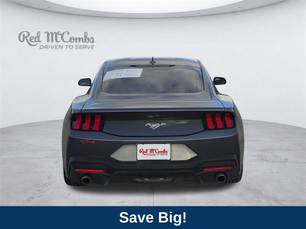 Used 2025 Ford Mustang Coupe RWD image 5