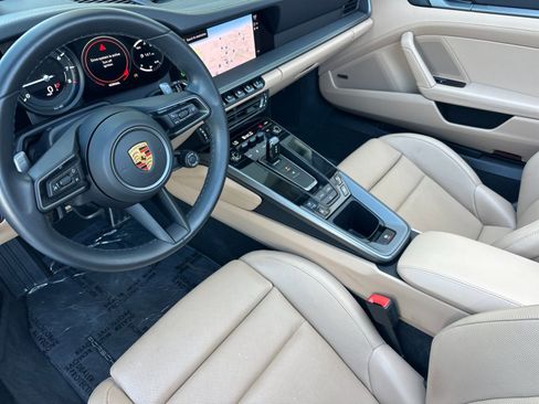 Used 2023 Porsche 911 Carrera image 4
