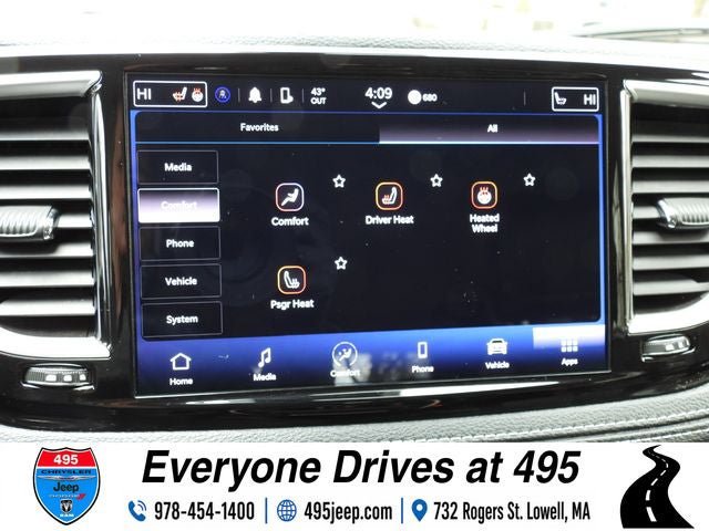 Used 2023 Chrysler Pacifica Touring-L FWD image 27