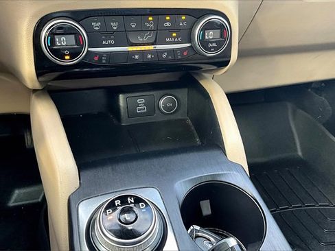 Used 2021 Ford Escape Titanium w/ Class II Trailer Tow Package image 24