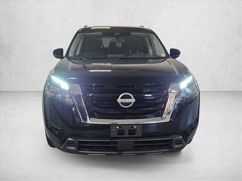 Used 2025 Nissan Pathfinder SV AWD/4WD image 2