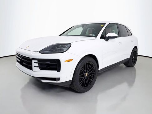 Certified 2024 Porsche Cayenne AWD/4WD image 1