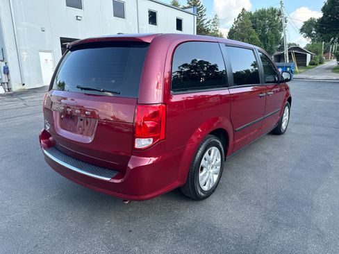 Used 2016 Dodge Grand Caravan American Value Package w/ UConnect Hands-Free Group FWD image 3