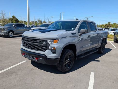 Certified 2024 Chevrolet Silverado 1500 Custom Trail Boss w/ LPO, Dark Essentials Package image 3