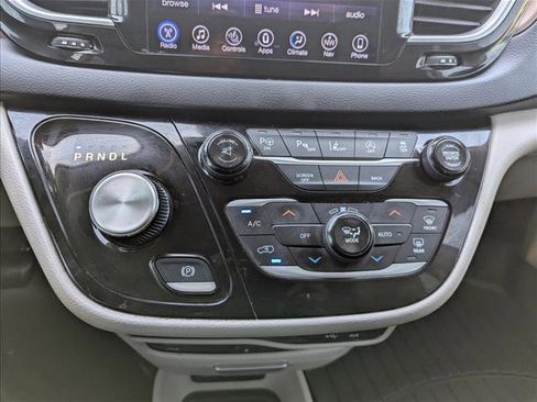 Used 2017 Chrysler Pacifica Touring-L Plus w/ Advanced Safetytec Group FWD image 20