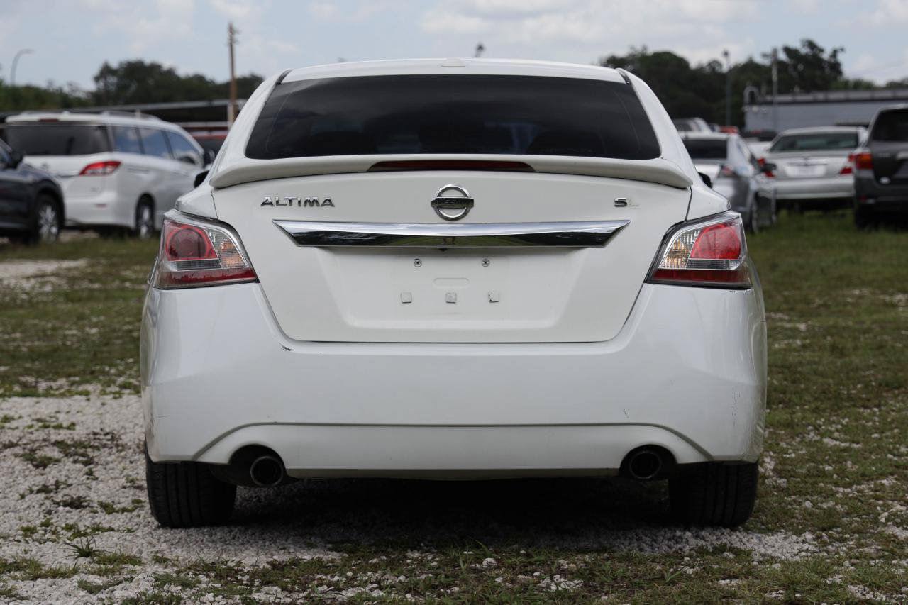 Used 2015 Nissan Altima 2.5 SL w/ Technology Package FWD image 7