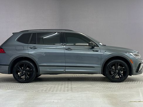 Used 2024 Volkswagen Tiguan SE R-Line FWD image 7