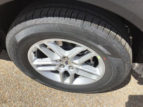 New 2026 Ford Explorer Active image 10