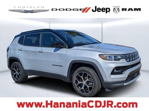 Certified 2024 Jeep Compass Limited AWD/4WD image 1