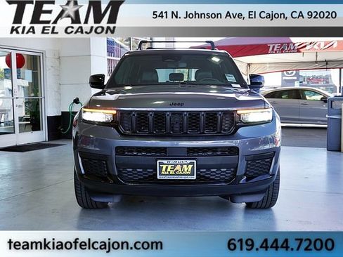 Used 2022 Jeep Grand Cherokee L Laredo image 4