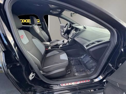 Used 2018 Ford Focus ST image 15
