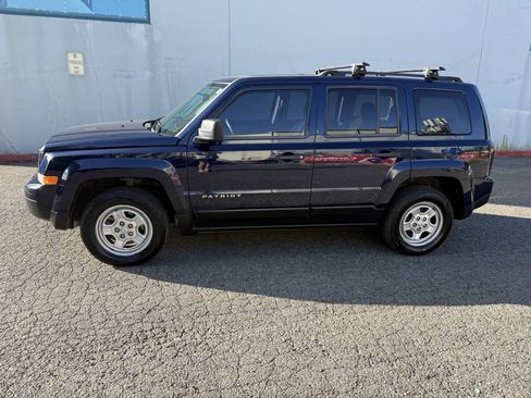 Used 2012 Jeep Patriot Sport FWD image 2