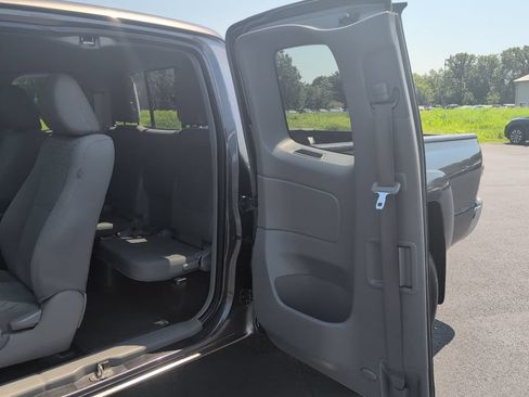 Used 2014 Toyota Tacoma PreRunner w/ SR5 Package RWD image 25