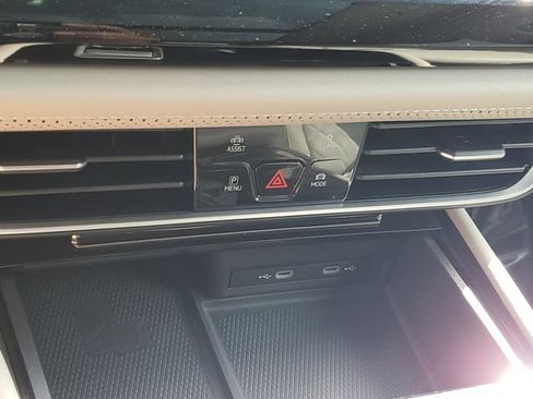 Used 2024 Volkswagen Atlas SEL Premium R-Line AWD/4WD image 28