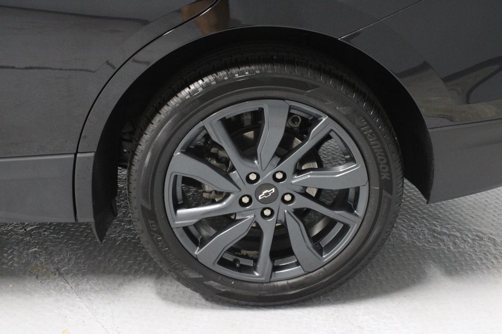 Used 2023 Chevrolet Equinox RS FWD image 20