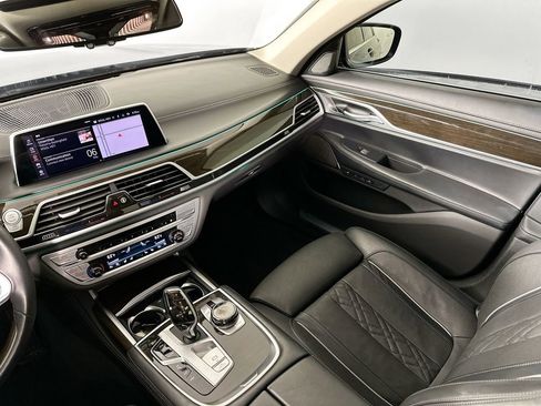 Used 2021 BMW 740i xDrive w/ Premium Package AWD/4WD image 24