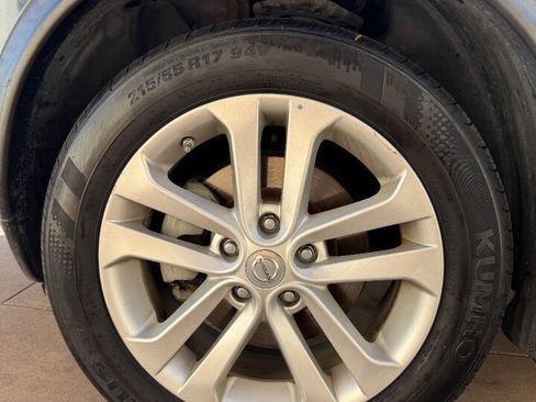 Used 2011 Nissan Juke SV FWD image 33