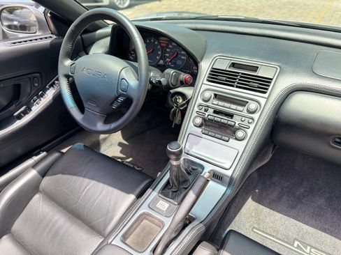 Used 2005 Acura NSX T image 39