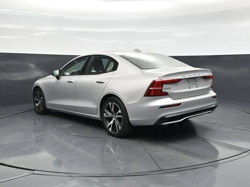 Used 2024 Volvo S60 B5 Core FWD image 5