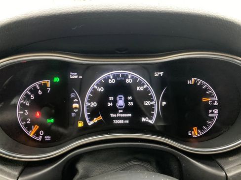 Used 2017 Jeep Grand Cherokee Laredo w/ Quick Order Package 23E image 19