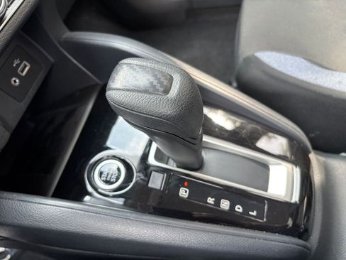 Used 2025 Nissan Versa SV image 36