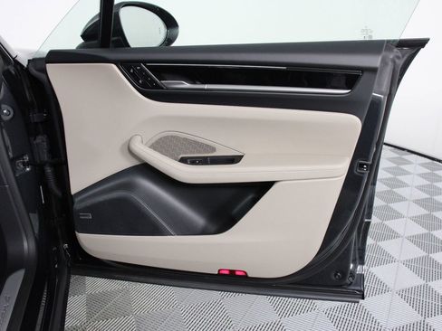 Certified 2025 Porsche Macan 4 Electric image 23