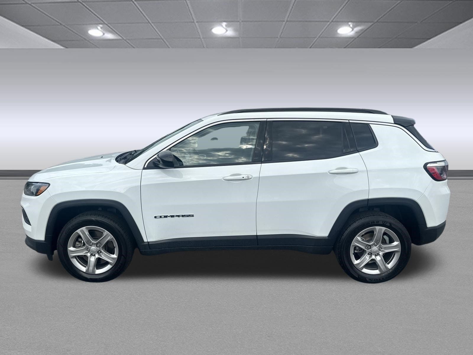 Used 2024 Jeep Compass Latitude AWD/4WD image 6
