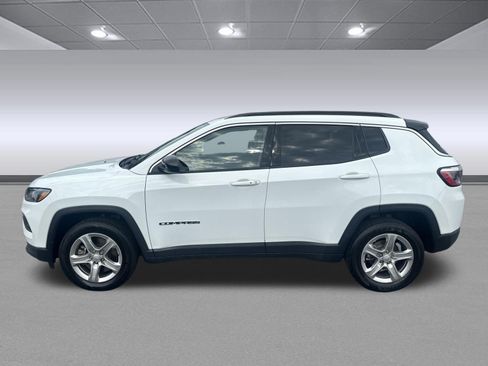 Used 2024 Jeep Compass Latitude AWD/4WD image 6