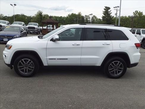 Used 2022 Jeep Grand Cherokee Limited image 13