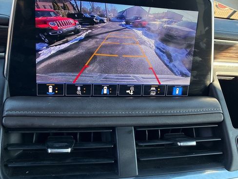 Used 2021 Chevrolet Tahoe Z71 w/ Z71 Signature Package image 16