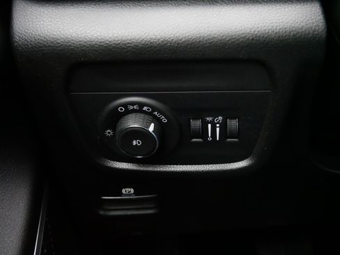 Certified 2023 Jeep Grand Cherokee Limited w/ Luxury Tech Group II image 27