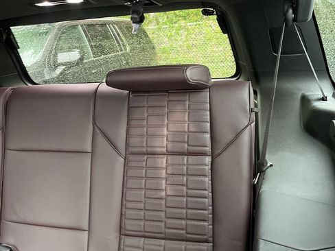 Used 2021 Cadillac Escalade Sport Platinum AWD/4WD image 19
