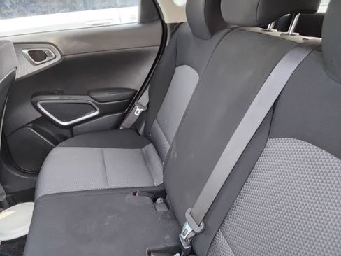Used 2022 Kia Soul LX FWD image 11