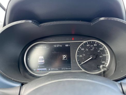 Used 2025 Nissan Versa SV FWD image 39