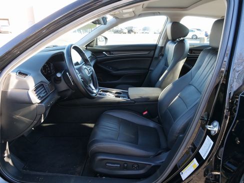 Used 2020 Honda Accord Touring image 15