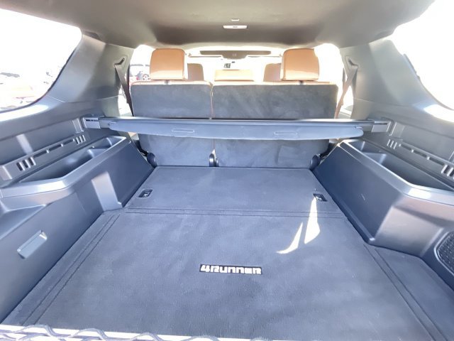 Used 2025 Toyota 4Runner Limited AWD/4WD image 34