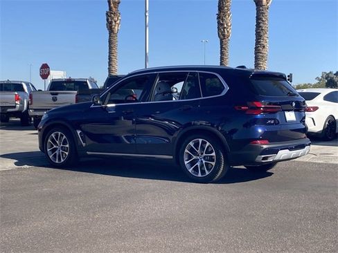 Certified 2024 BMW X5 xDrive50e w/ Premium Package image 9