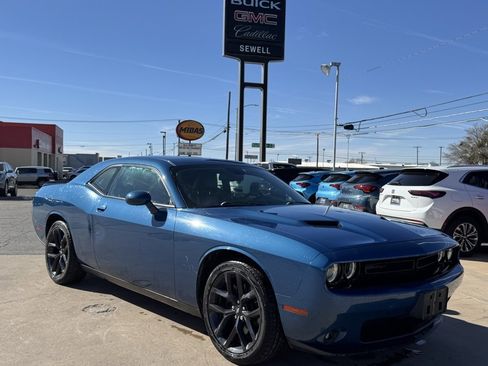 Used 2020 Dodge Challenger SXT w/ Plus Package image 1
