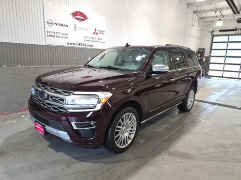 Used 2024 Ford Expedition Platinum AWD/4WD image 7